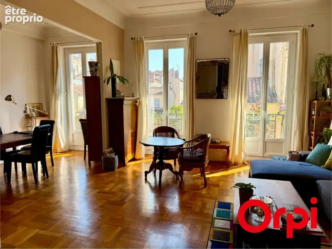Appartement T4/5 lumineux de 122m² avec balcon et stationnement 13001 - photo 4