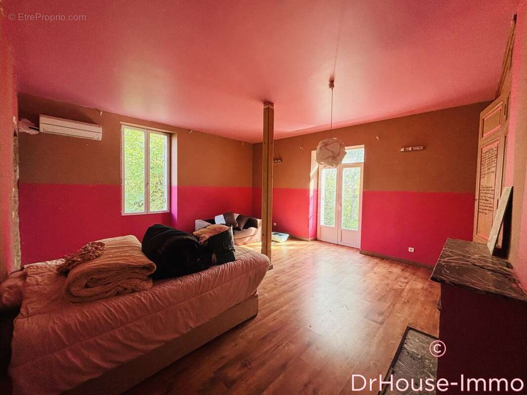 Autre à ROUFFIGNAC-DE-SIGOULES