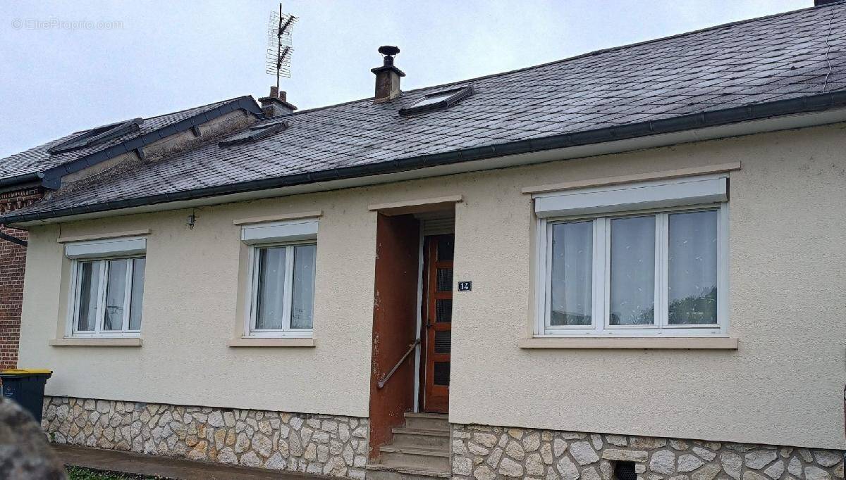 Maison à SAINS-RICHAUMONT