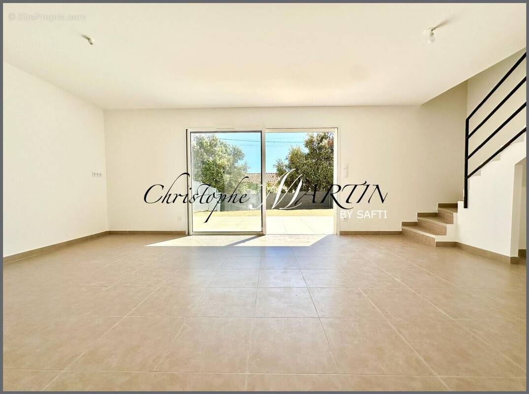 Photo 1 - Maison à TAVEL