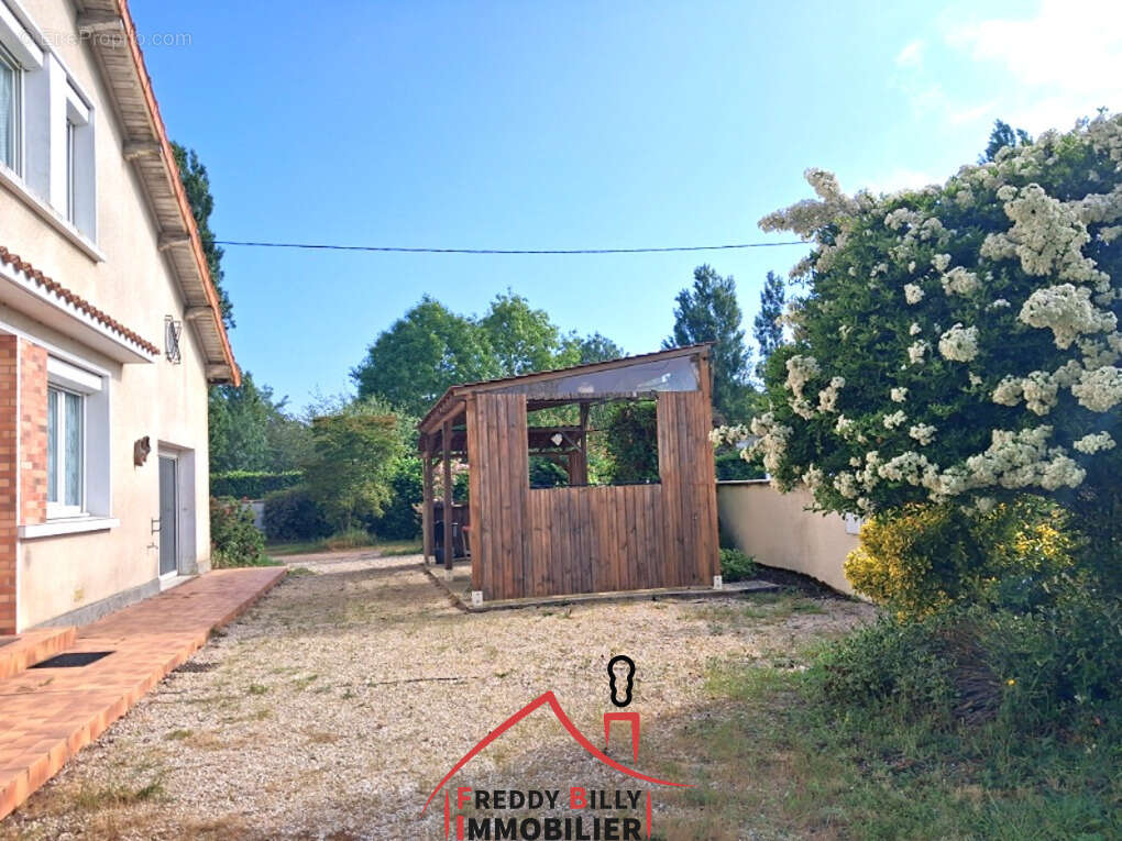 Maison à SAINT-VARENT
