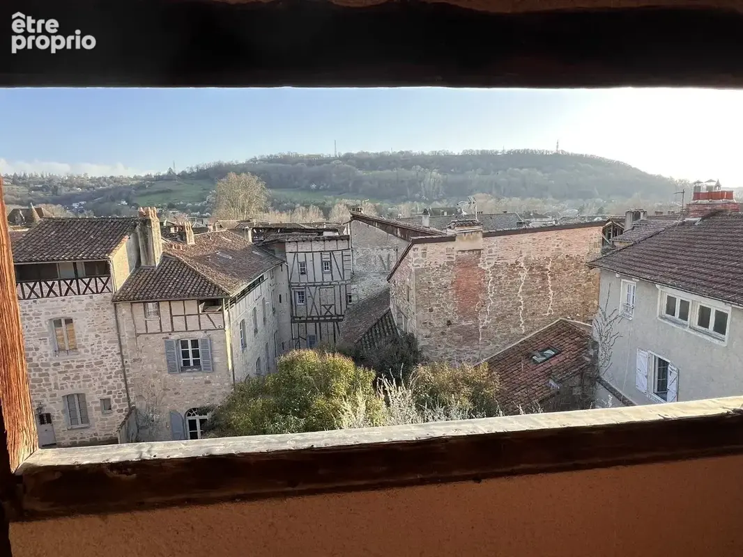 Opportunité dans Centre Historique Maison avec terrasse ... - photo 2