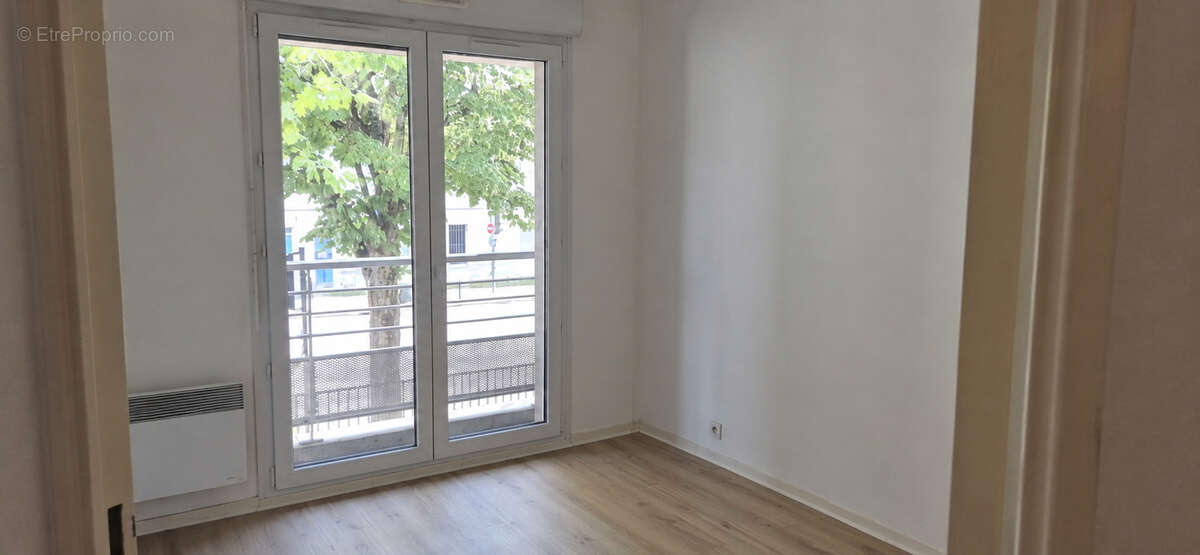 Talence T2 de 37.42 m2 1 chambre avec balcon et place de parking au 1er étage d'une résidence avec ascenseur d - photo 5