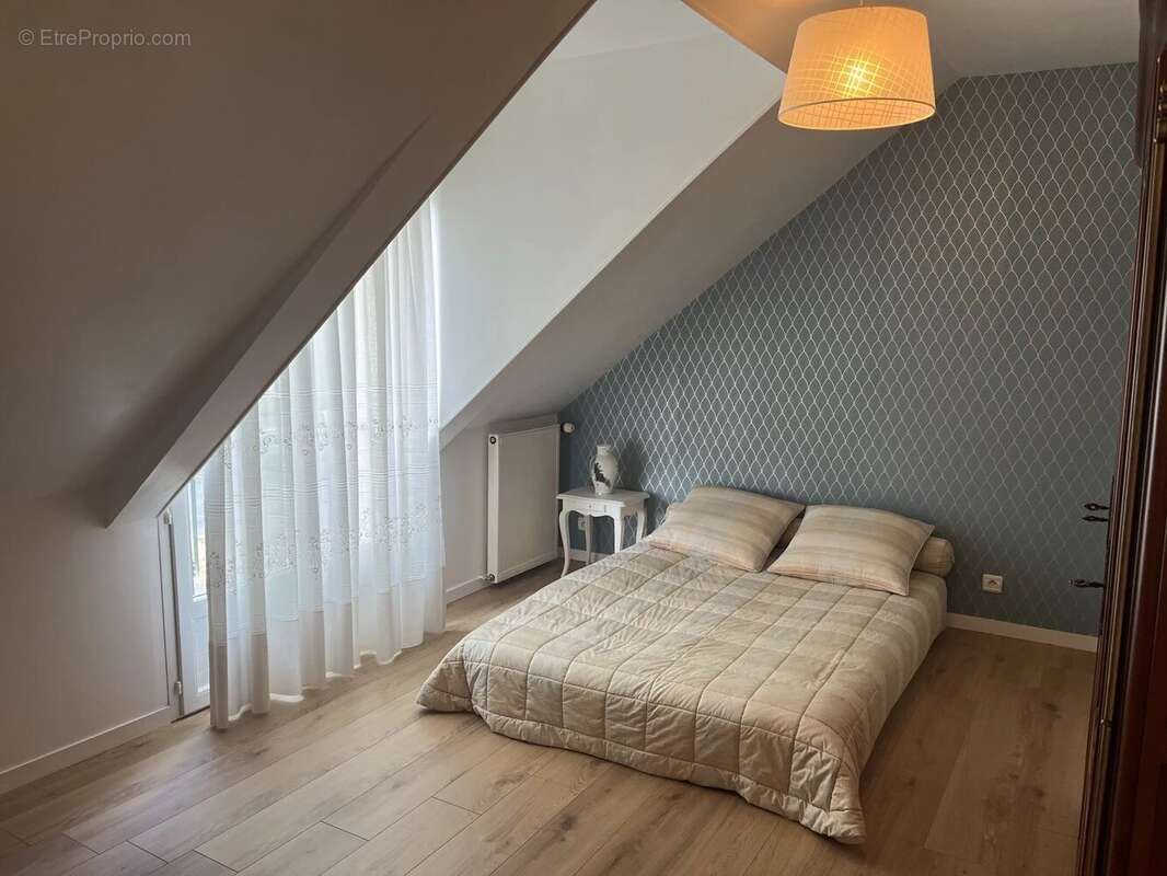 Maison à LES CLAYES-SOUS-BOIS