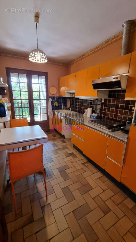 Maison 109 m² à Entraigues-Sur-La-Sorgue  - photo 4