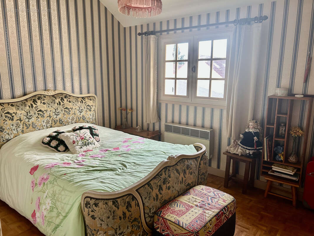 Maison à LA VILLE-AUX-DAMES