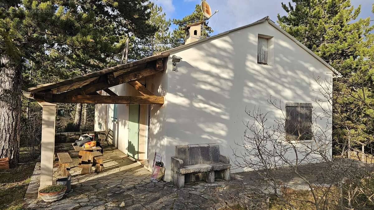 Caussols – Maison de campagne avec garage, atelier et grand terrain clos - photo 4