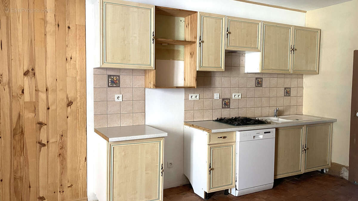 À vendre local commercial avec logement et dépendances à l'isle sur serein (89) - photo 11