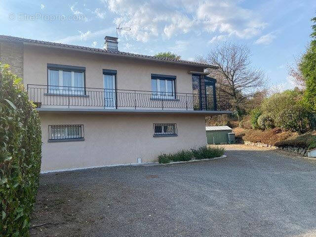 Maison à PUY-GUILLAUME