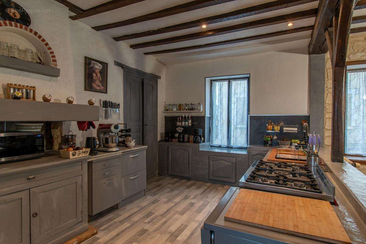 Maison à SAINT-GEORGES-SUR-LA-PREE