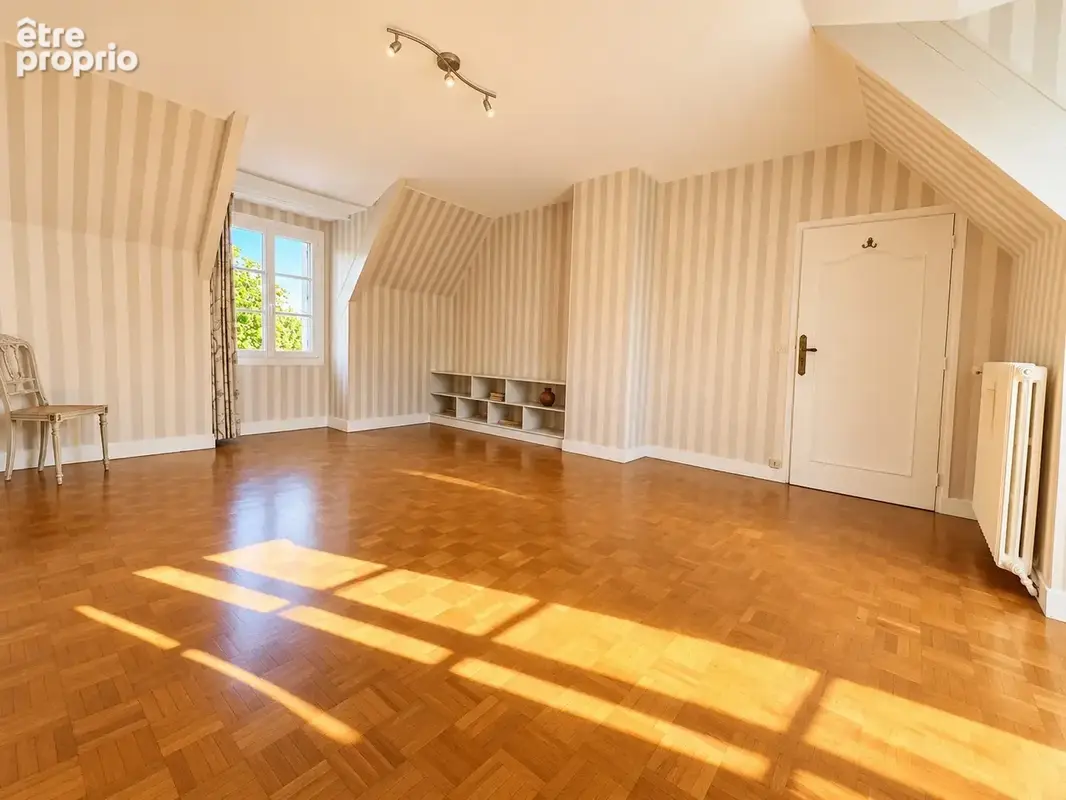 Maison indépendante Senlis - Beaux volumes, vie de plain-pied et jardin plein Sud - photo 15