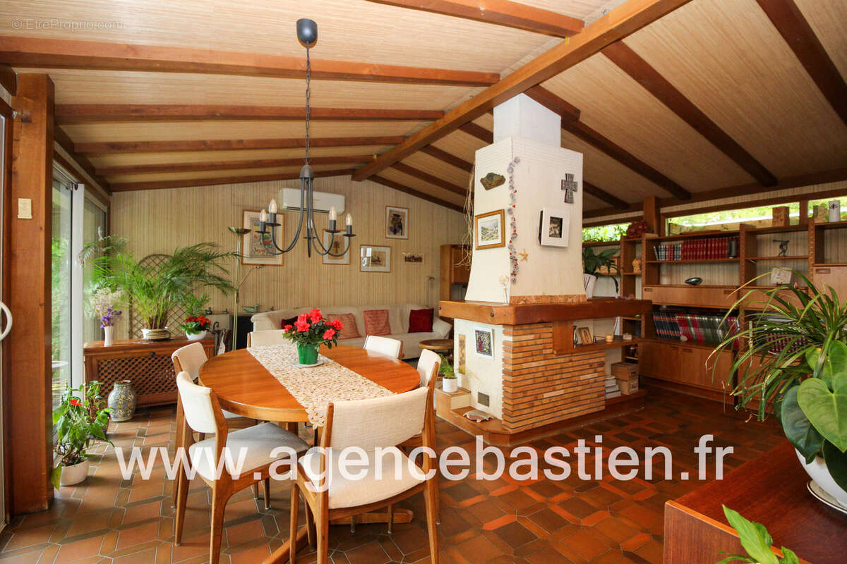 Maison à DIVONNE-LES-BAINS