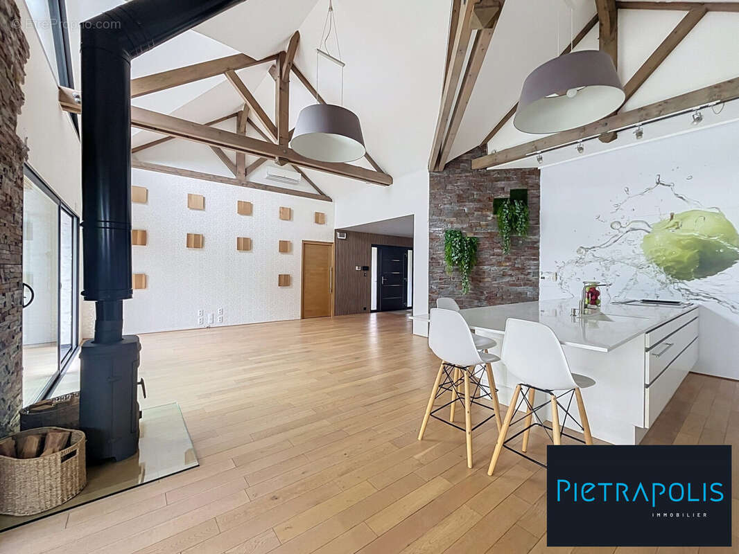 Maison 203 m² à Corcelles-Les-Monts  - photo 5