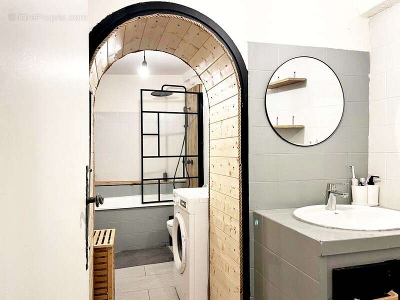 Toulon (83) - emplacement ideal centre ville – appartement 2 pieces de 51 m² plein de charme et de cachet - investissement ou re - photo 11