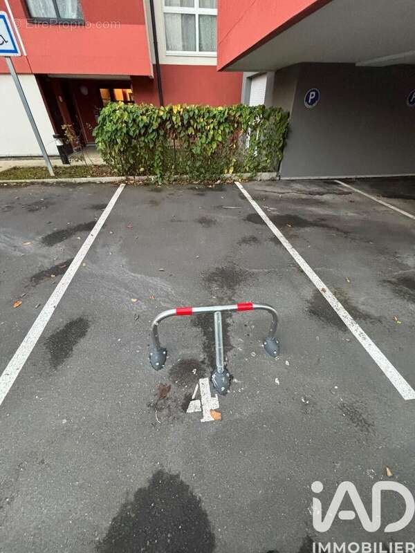 Parking 12 m² à Pontault-Combault  - photo 2