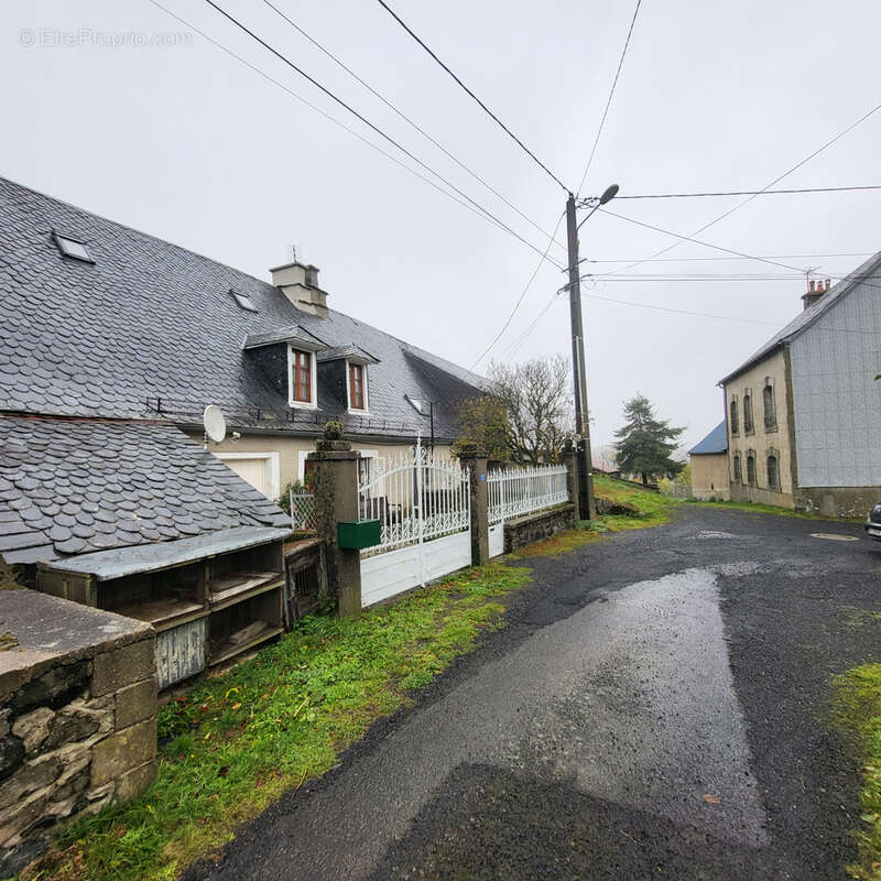 Maison à LUGARDE