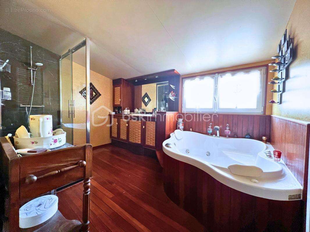 Maison à BRETTEVILLE-SUR-LAIZE