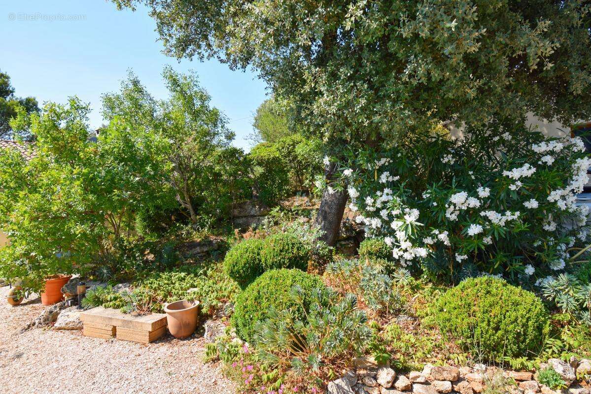 Maison à VERS-PONT-DU-GARD