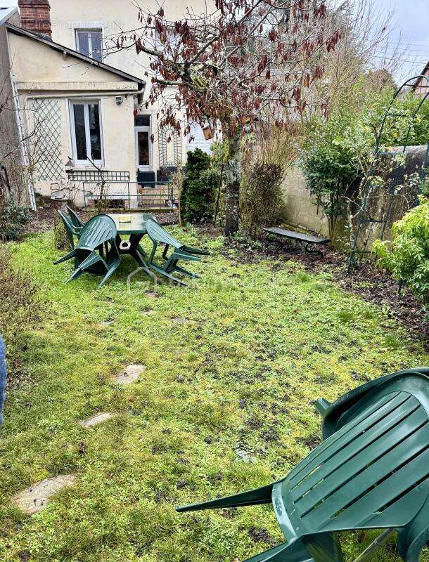 Maison à SAINT-CYR-SUR-LOIRE