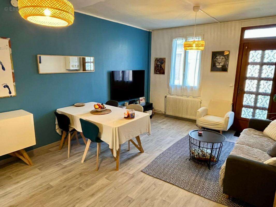 Maison à SAINT-ETIENNE-DU-ROUVRAY