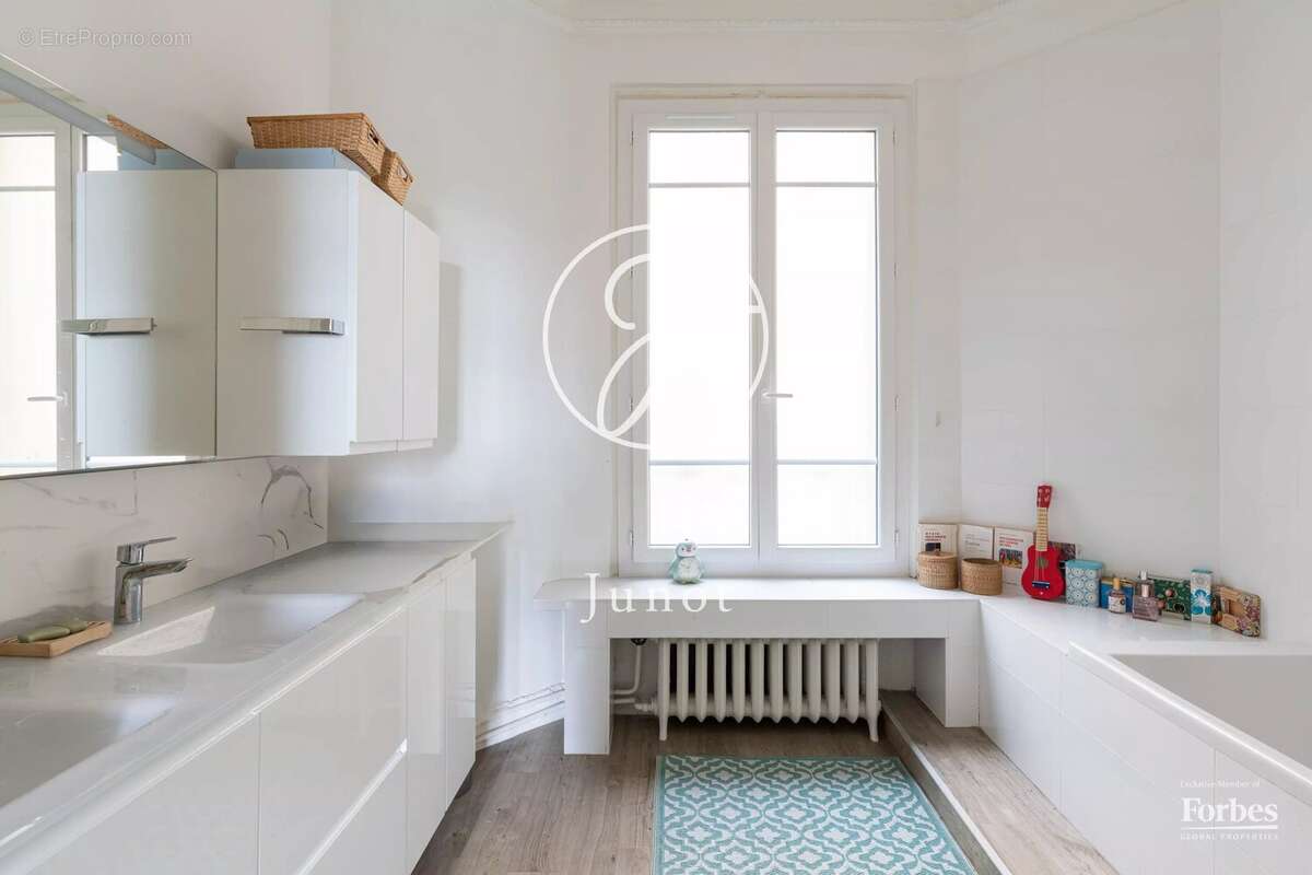 Appartement à PARIS-11E