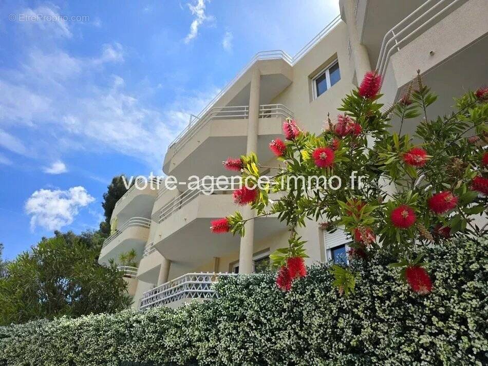 Appartement à SAINT-LAURENT-DU-VAR