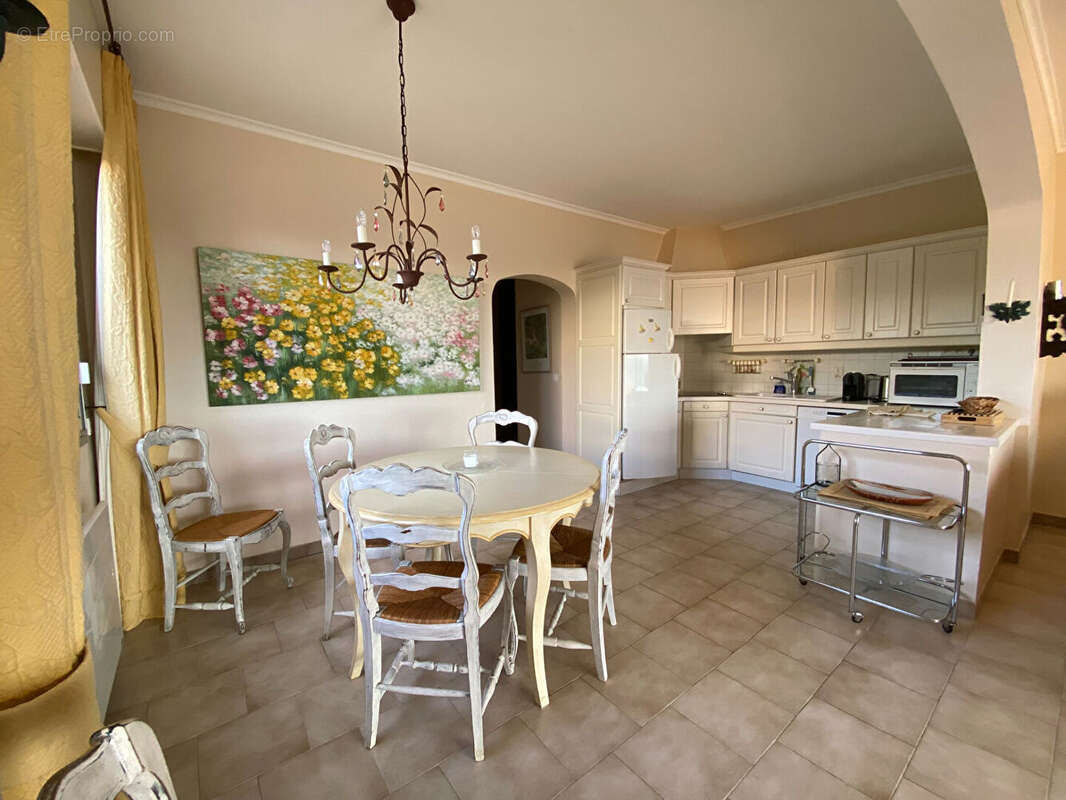 Appartement à SIX-FOURS-LES-PLAGES