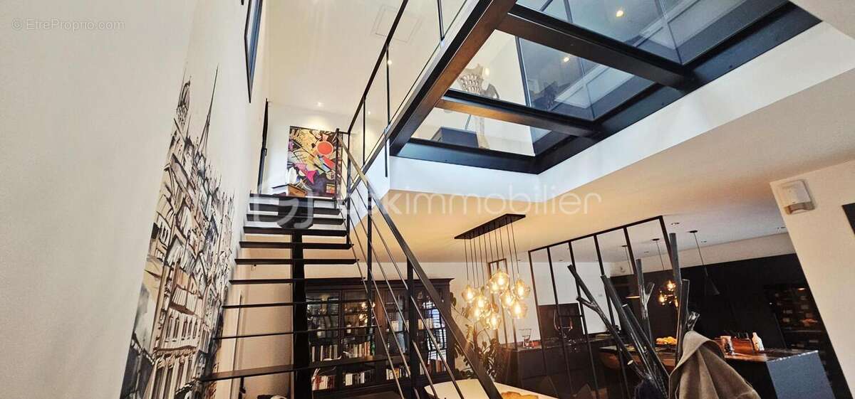 Maison contemporaine (2021) de 203 m² – spa de nage & écrin boisé privatif - dpe a - photo 3