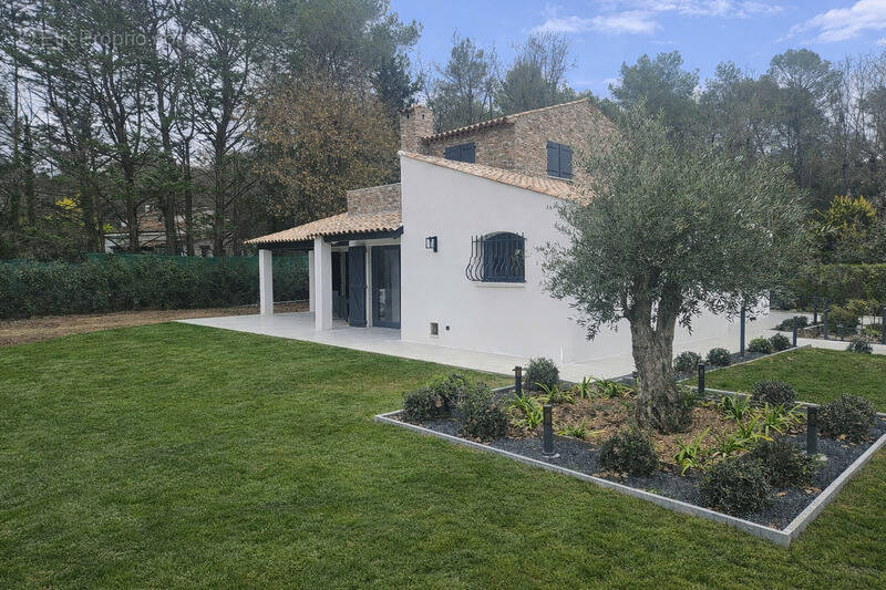 Maison à ROQUEFORT-LES-PINS