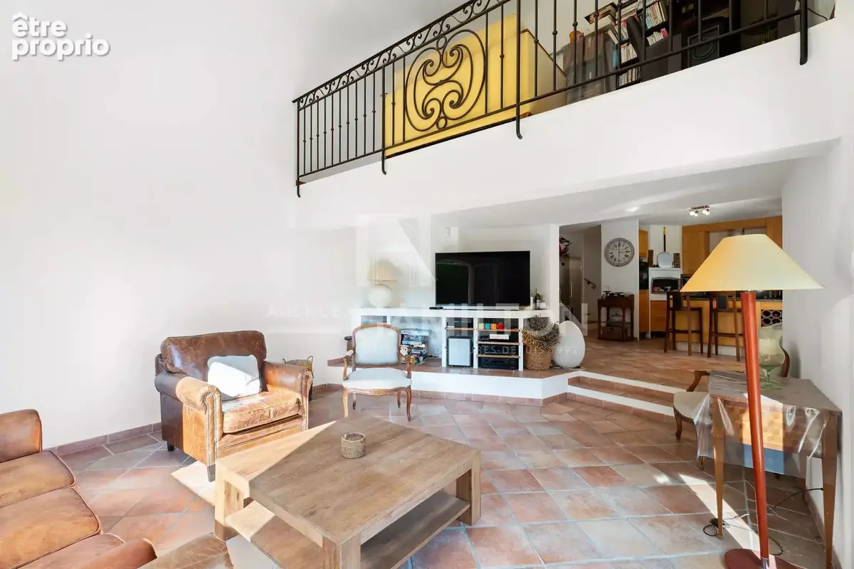 Villa à vendre proche de Valbonne avec vue mer, piscine et 5 chambres - photo 9