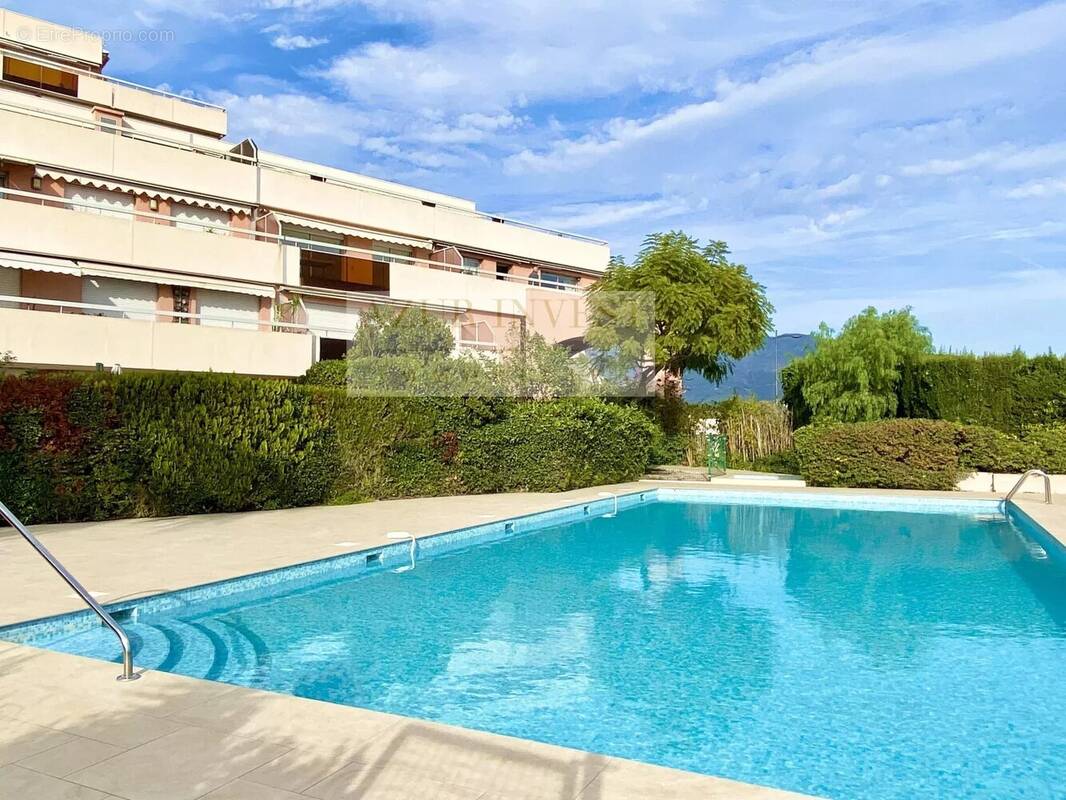 Appartement à ROQUEBRUNE-CAP-MARTIN