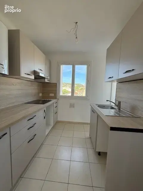 EXCLUSIVITE / TOULON - Faux T4 de 58,60 m2 + balcon + cellier + cave - photo 5
