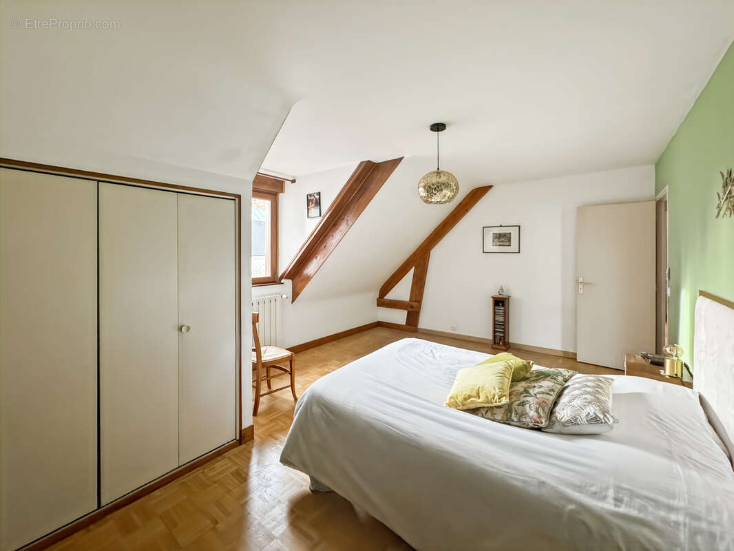 COURBEVOIE 92, Rue Hoche - Maison familiale avec jardins de 111m2 habitables + plus de 52m2 d'annexes (garage - photo 20