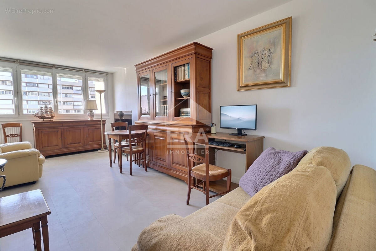 Appartement à COLOMBES