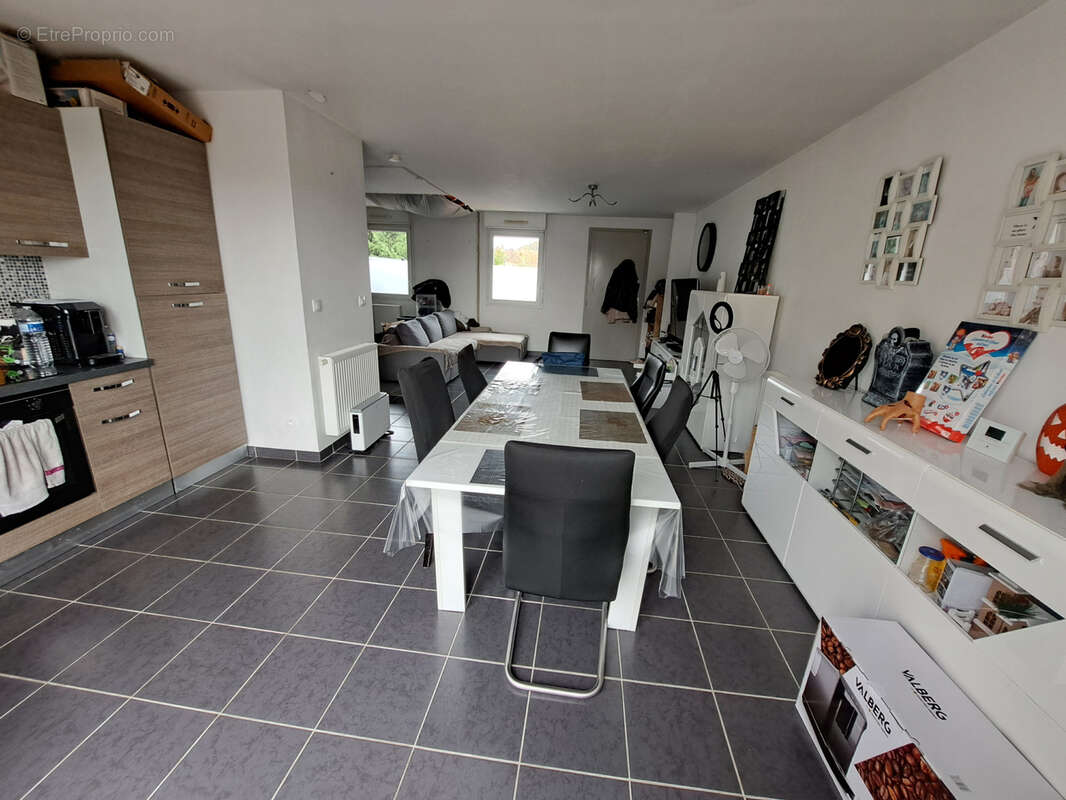 Maison à OSTRICOURT