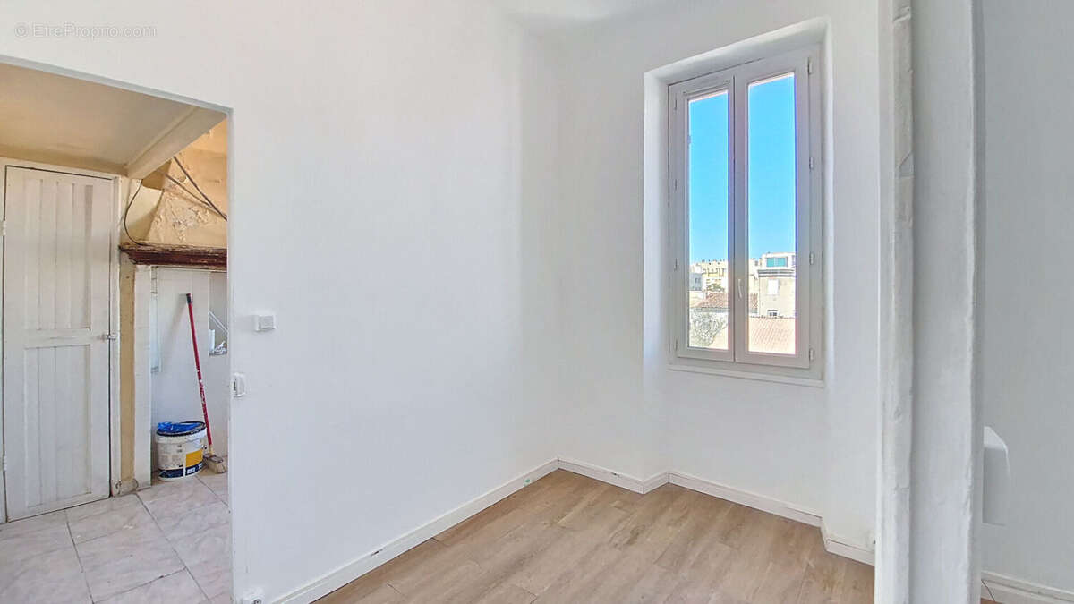 Appartement à MARSEILLE-3E