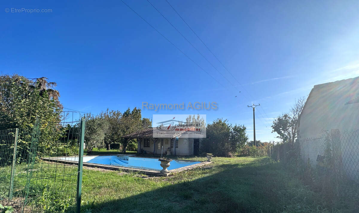 Maison à SAINT-SEURIN-DE-PRATS