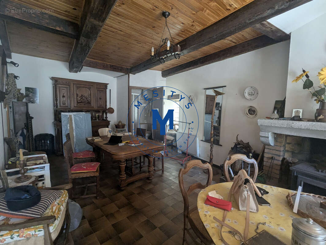 Maison à SAINT-ROMAIN-LACHALM