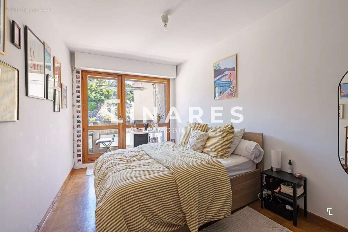 LE SEPTIÈME CIEL - Appartement T3 de 80m² - Deux balcons - Vue dégagée & aperçu mer - 13007 - photo 9