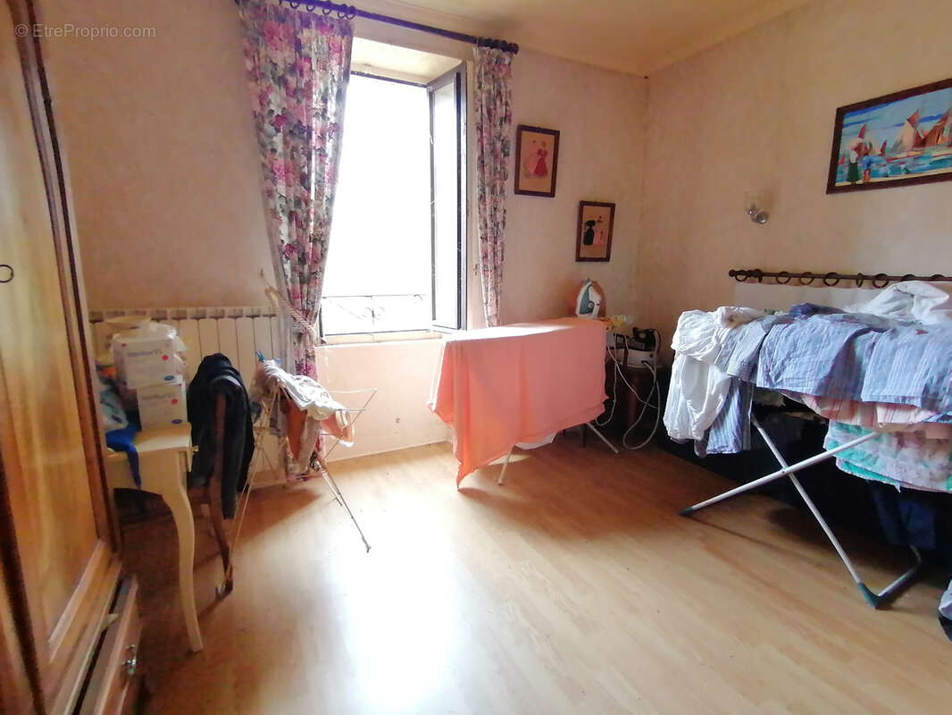 Maison de village de 125 m2 à rénover - photo 8
