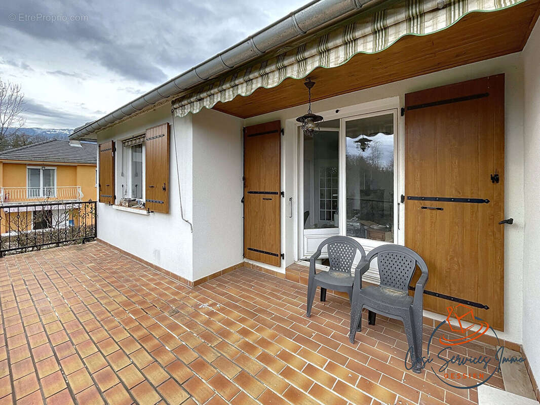 Maison à SAINT-GENIS-POUILLY