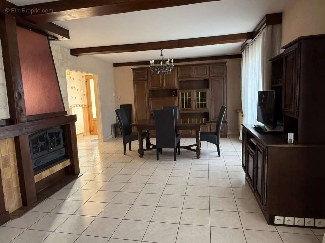 Maison à SAINT-JULIEN-DU-SAULT