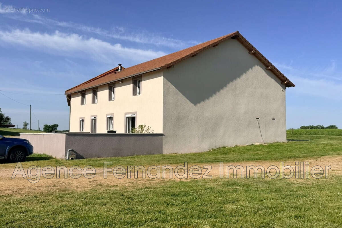 Maison 143 m² à Le Bouchaud  - photo 4