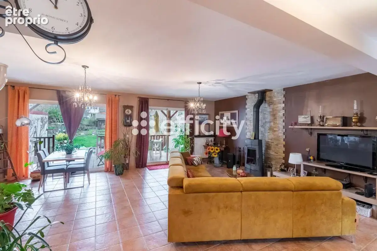Maison 5 pièces 128 m² à vendre à Villeneuve-Le-Roi (94290) - photo 2