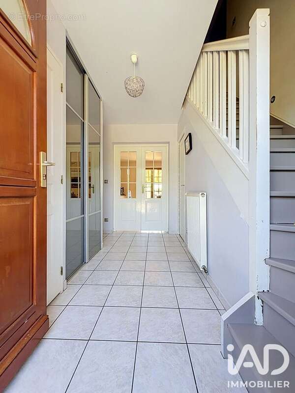 Maison 134 m² à Saint-Nicolas-De-La-Taille  - photo 5