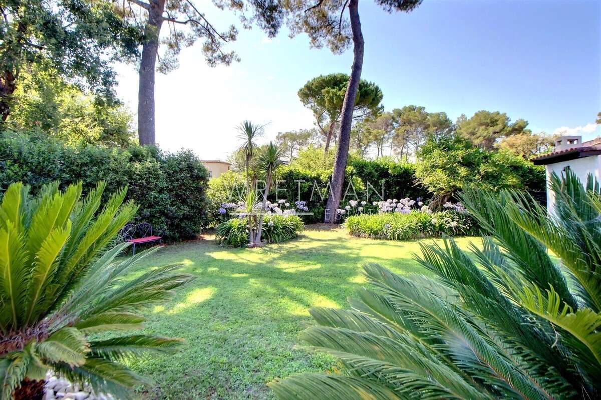 Maison à ROQUEFORT-LES-PINS