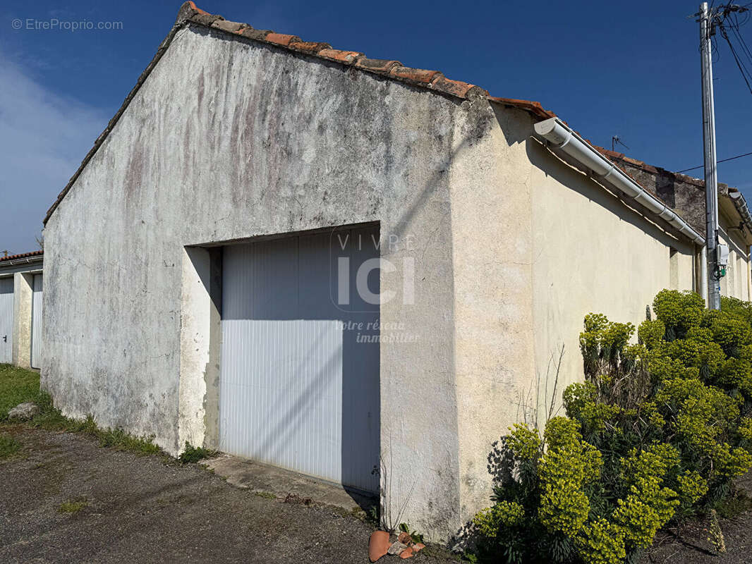 Parking à SAINT-VIAUD