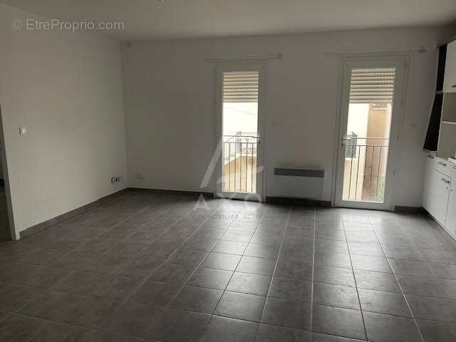 Maison de village appartement f3 renove 57 m² + 58 m² en rdc a amenager - photo 3