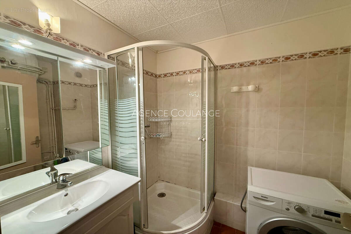 Appartement à SAINT-CYR-SUR-MER