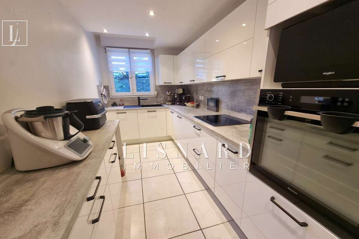 Appartement à VALLAURIS